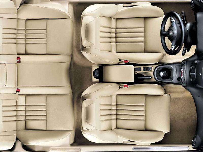 Фото Alfa Romeo 147 - Alfa Romeo 147 2000 салон