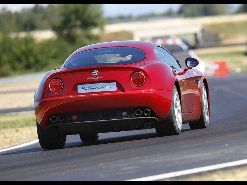 Фото Alfa Romeo 8C Competizione - фотография 3