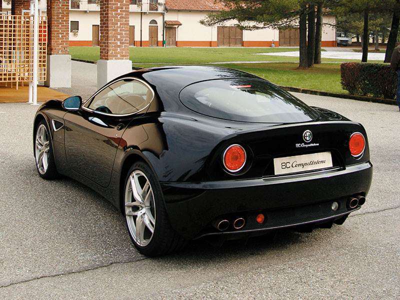 Фото Alfa Romeo 8C Competizione - фотография 14