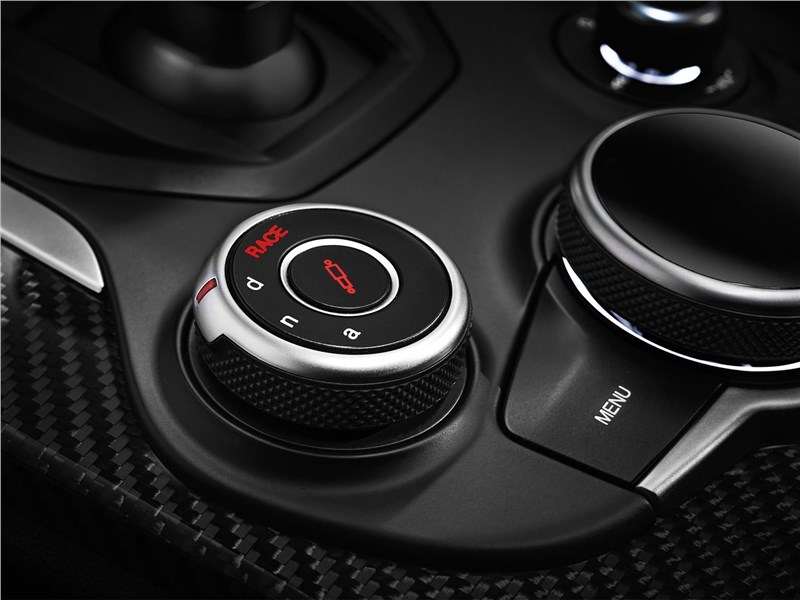 Фото Alfa Romeo Stelvio - Alfa Romeo Stelvio 2017 