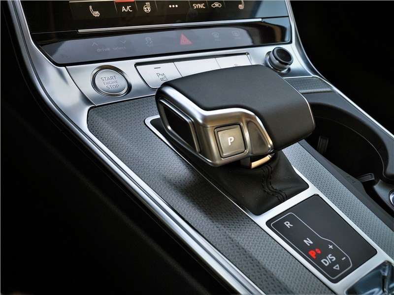 Фото Audi A6 allroad quattro - Джойстик трансмиссии хорошо знаком по другим моделям Audi, в частности, Q7 и Q8