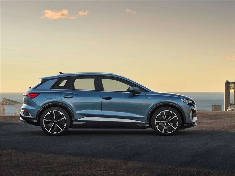 Фото Audi Q4 e-tron - Audi Q4 e-tron (2022) вид сбоку