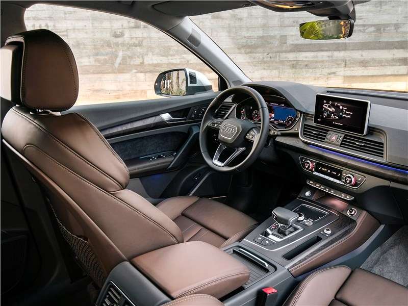 Фото Audi Q5 - Audi Q5 2017 салон