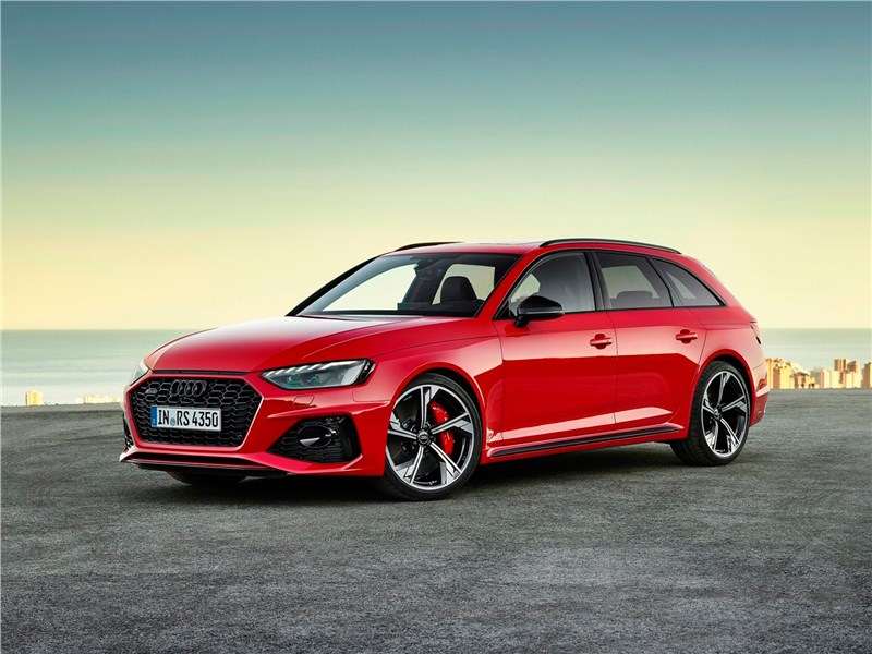 Фото Audi RS4 - Audi RS4 Avant 2020 вид спереди сбоку