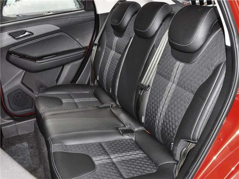 Фото BAIC X35 - BAIC X35 (2023) задний диван