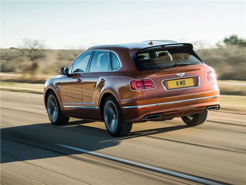 Фото Bentley Bentayga - Bentley Bentayga Speed 2020 вид сзади