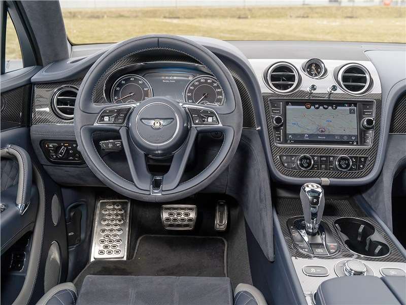 Фото Bentley Bentayga - Bentley Bentayga Speed 2020 вид спереди