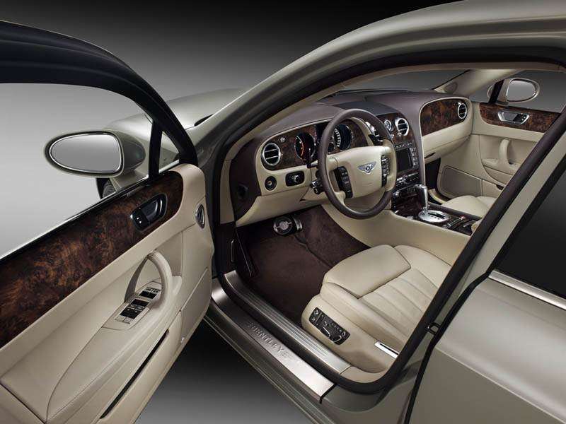 Фото Bentley Continental Flying Spur - фотография 6