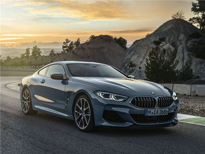 Фото BMW 8 series - BMW 8-Series Coupe 2019 вид спереди