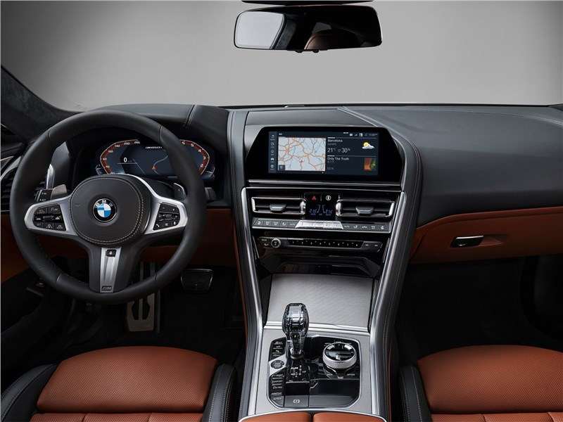 Фото BMW 8 series - BMW 8-Series Coupe 2019 салон