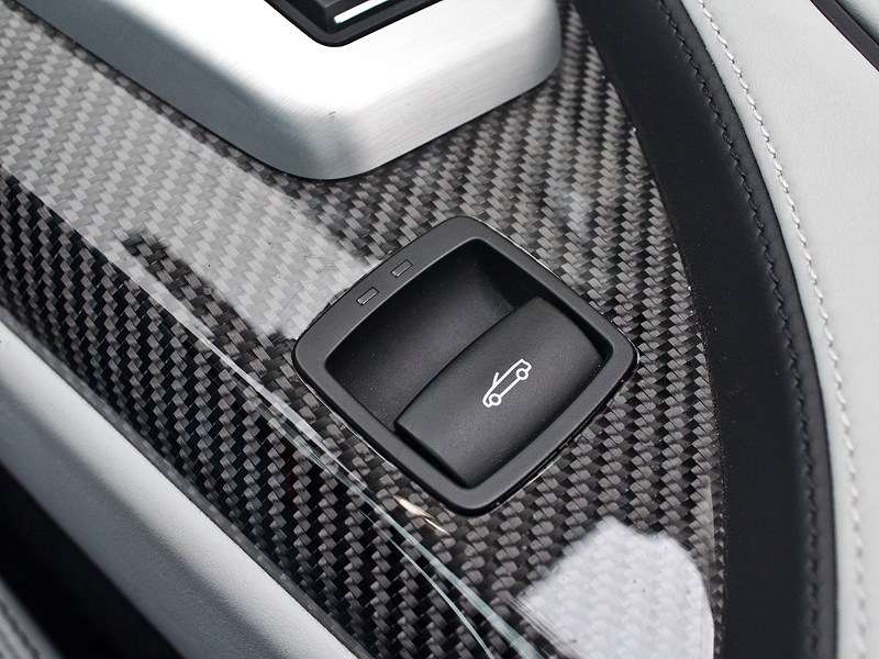 Фото BMW M6 - BMW M6 Cabrio 2012 центральный тоннель