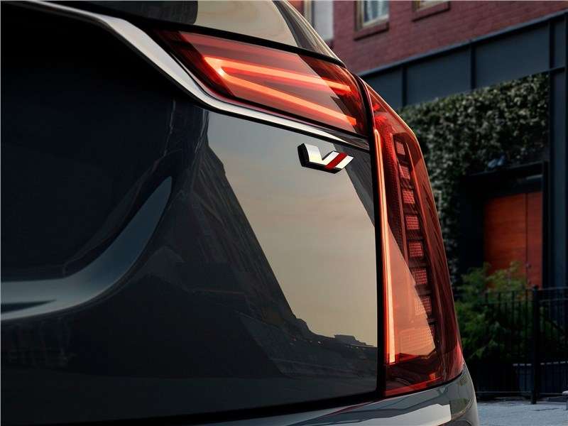 Фото Cadillac CT6 - Cadillac CT6 2019 задний фонарь