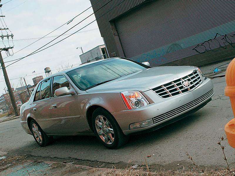 Фото Cadillac DTS - фотография 2