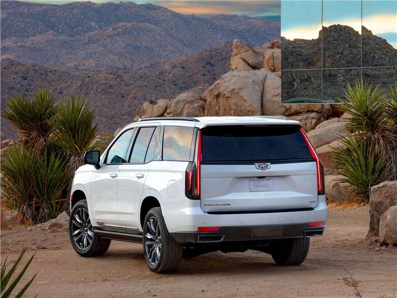 Фото Cadillac Escalade - Cadillac Escalade 2021 вид сзади