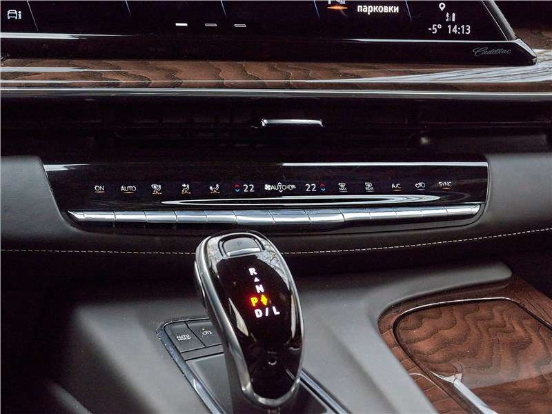 Фото Cadillac Escalade - Блок климат-контроля – с нормальными, физическими клавишами «рояльного» типа