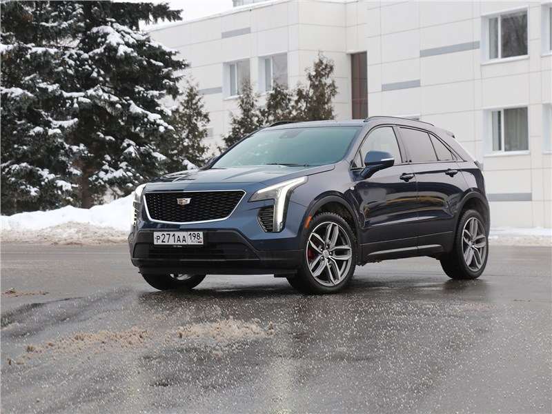 Фото Cadillac XT4 - Cadillac XT4 (2019) прикроет геральдическим щитом