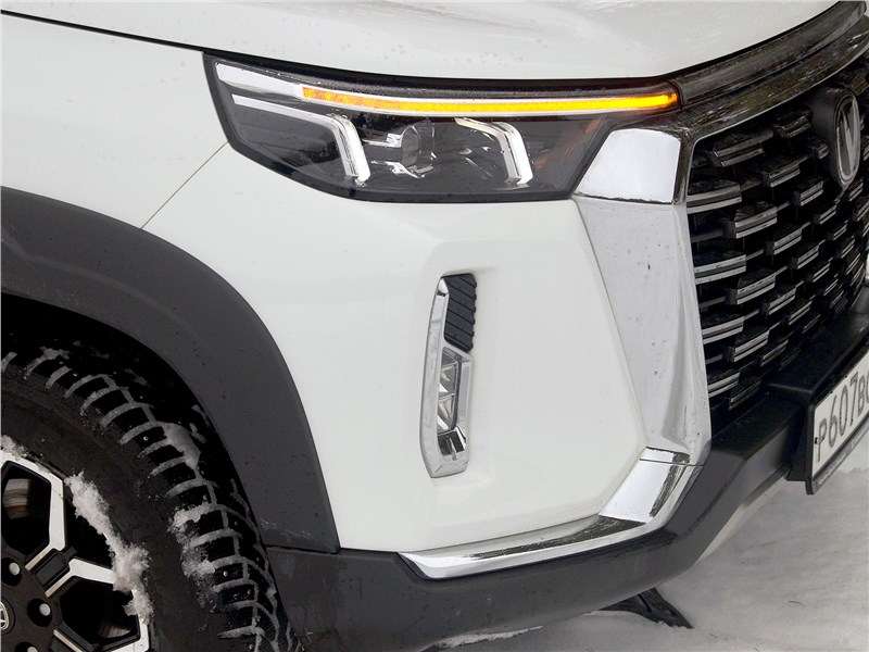 Фото Changan Hunter - Дневные ходовые огни служат также для «поворотного» света