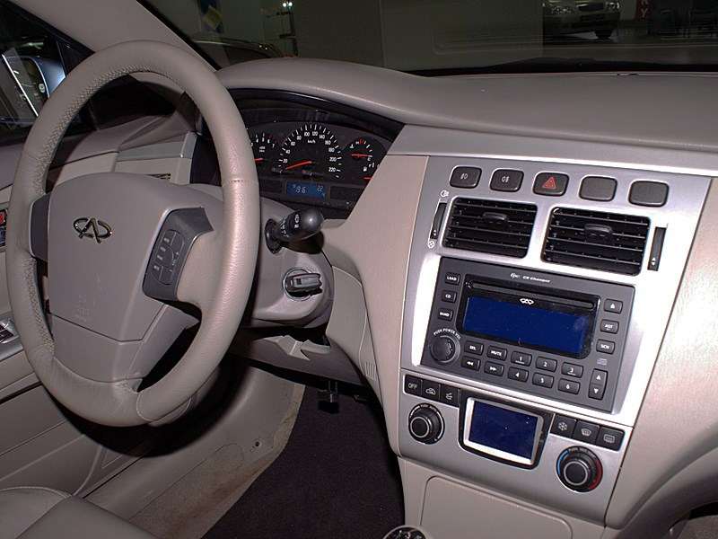 Фото Chery Fora - Chery Fora 2006 приборы и органы управления