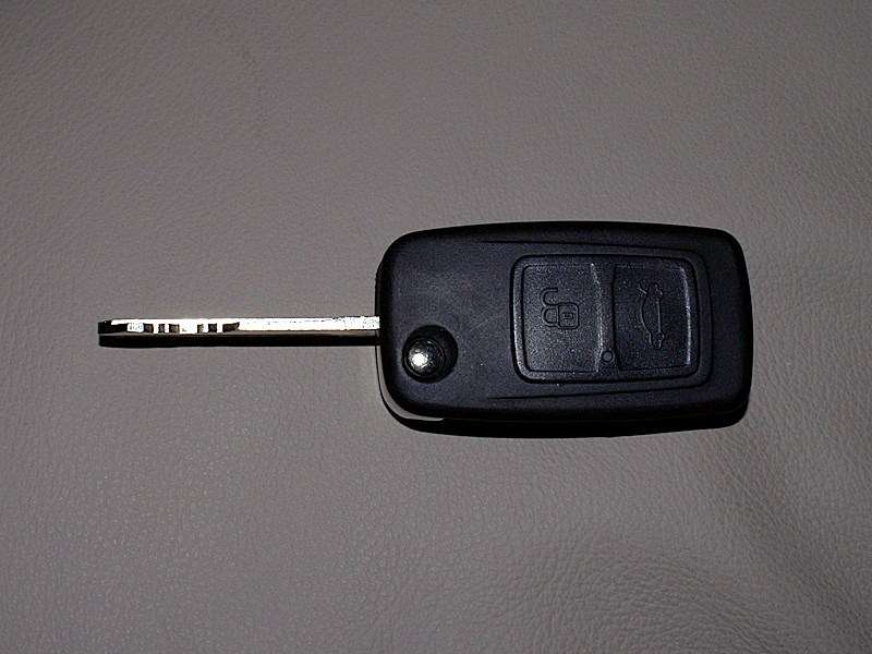 Фото Chery Fora - Chery Fora 2006 ключ зажигания в раскрытом виде