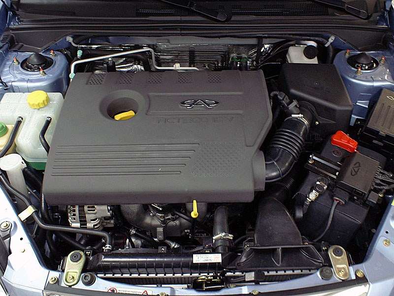 Фото Chery Fora - Chery Fora 2006 моторный отсек
