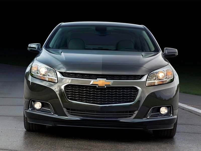 Фото Chevrolet Malibu - Chevrolet Malibu 2014 вид спереди