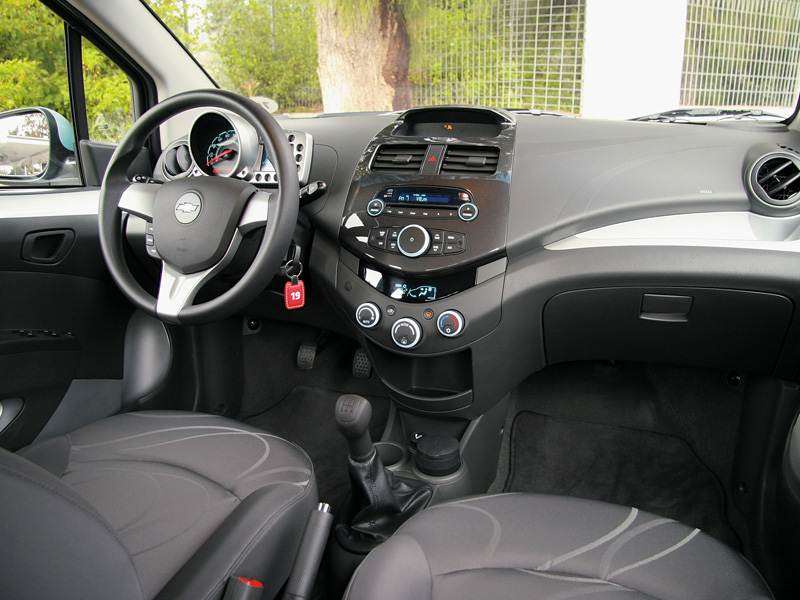 Фото Chevrolet Spark - Chevrolet Spark (2010) салон