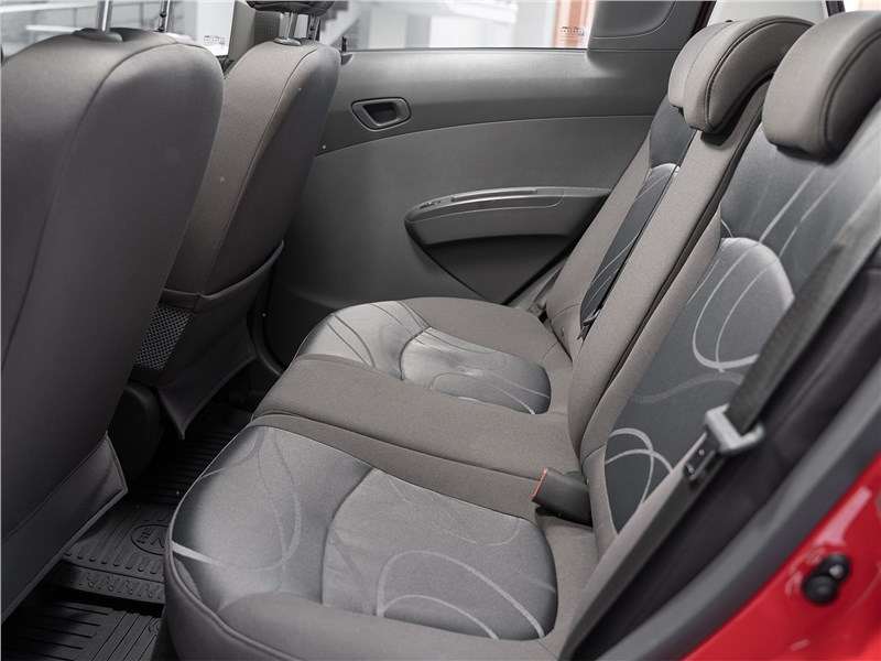 Фото Chevrolet Spark - Chevrolet Spark (2010) задний диван