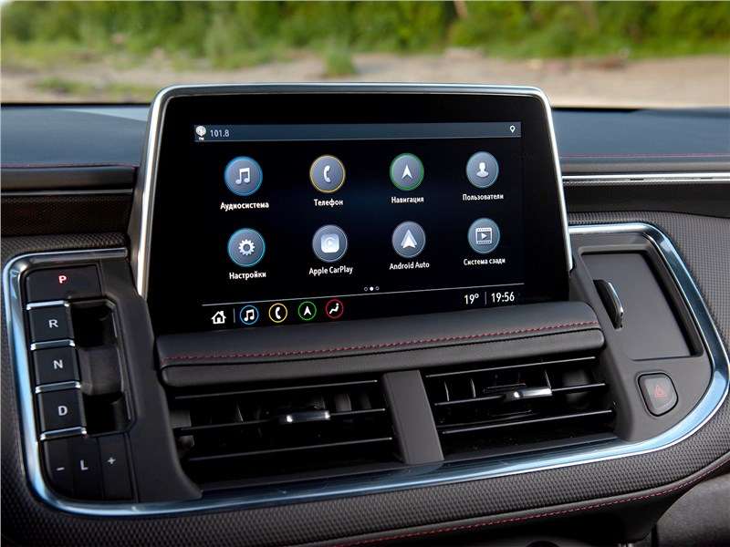 Фото Chevrolet Tahoe - Мультимедийная система отличная – за звук отвечают специалисты Bose