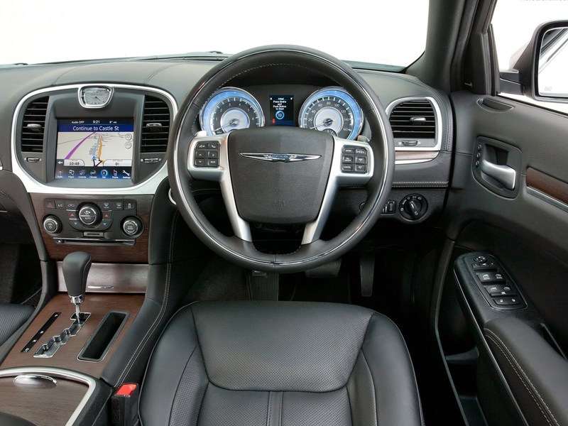 Фото Chrysler 300C - фотография 4