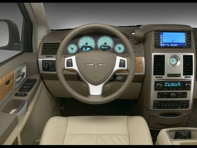 Фото Chrysler Grand Voyager - фотография 15