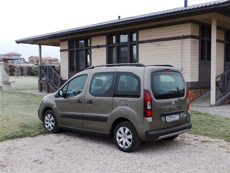 Фото Citroen Berlingo - Citroen Berlingo 2012 вид сзади