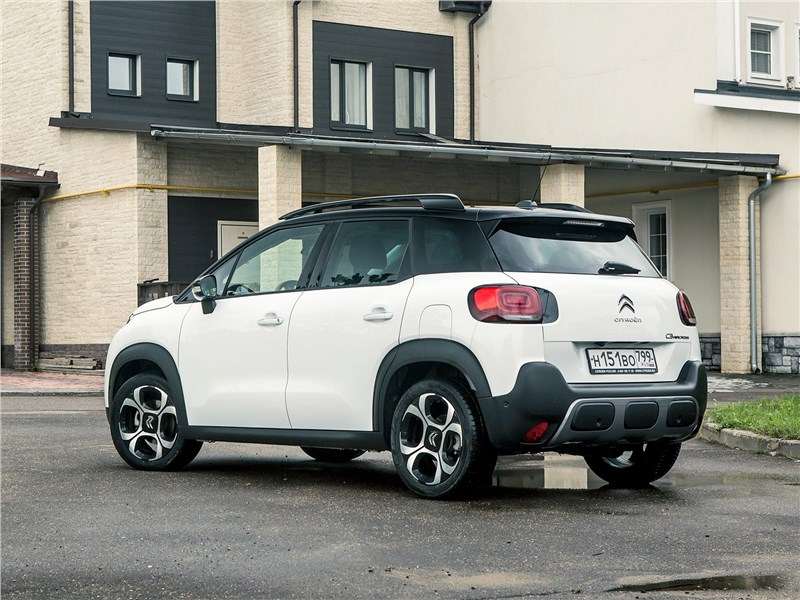 Фото Citroen C3 Aircross - Citroen C3 Aircross 2018 вид сзади