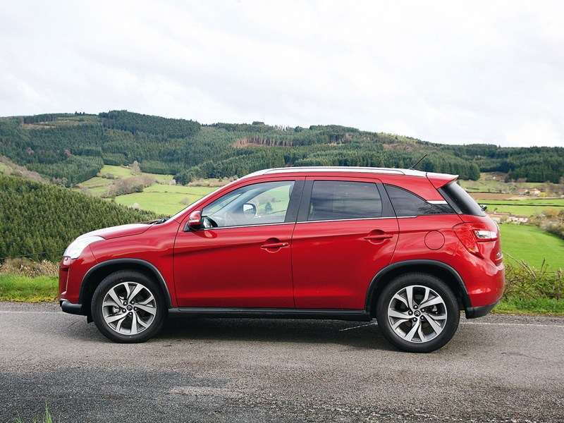 Фото Citroen C4 Aircross - Только при виде сбоку прослеживается связь с “предком” – Mitsubishi ASX