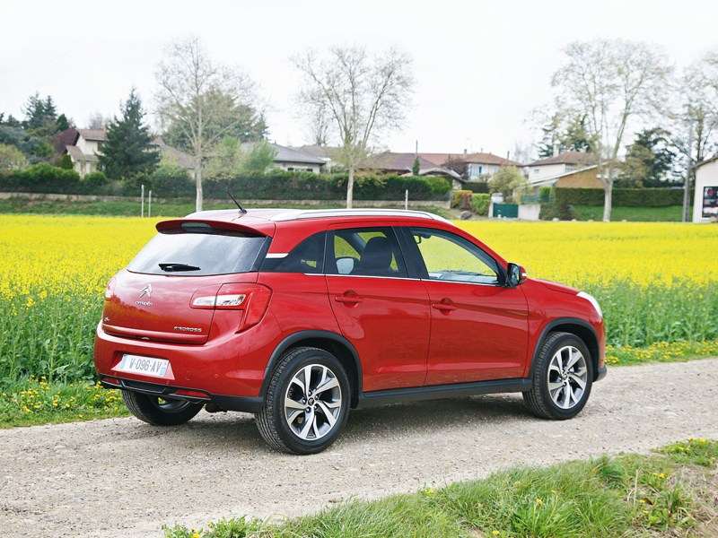 Фото Citroen C4 Aircross - Несмотря на чужие корни, Aircross воспринимается как автомобиль марки Citroen