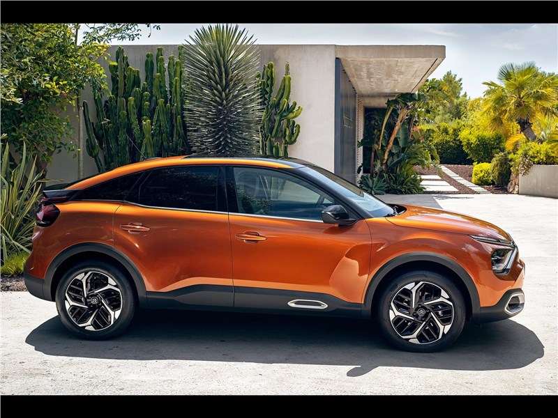 Фото Citroen C4 - Citroen C4 (2021) вид сбоку