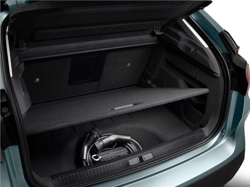 Фото Citroen C4 - Citroen C4 (2021) багажное отделение