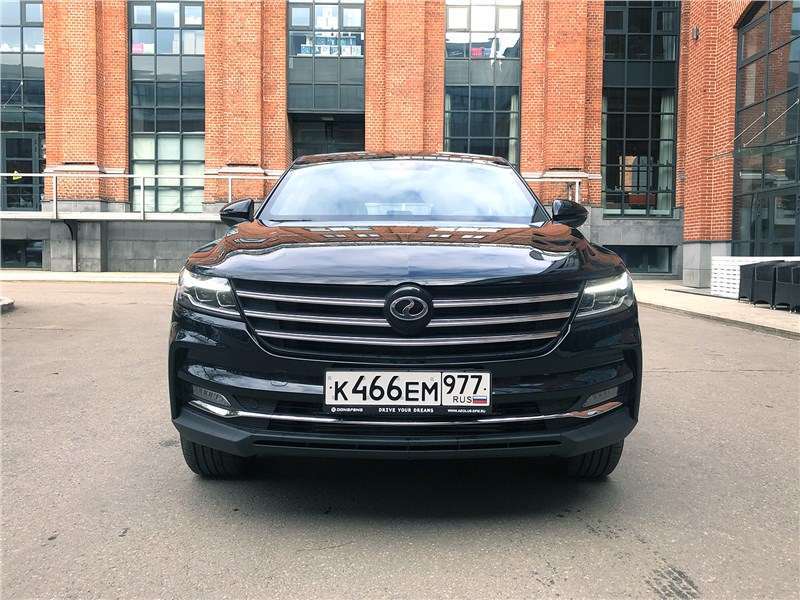 Фото Dongfeng DFSK ix5 - Спереди DFSK iX5 похож на Volkswagen Tiguan