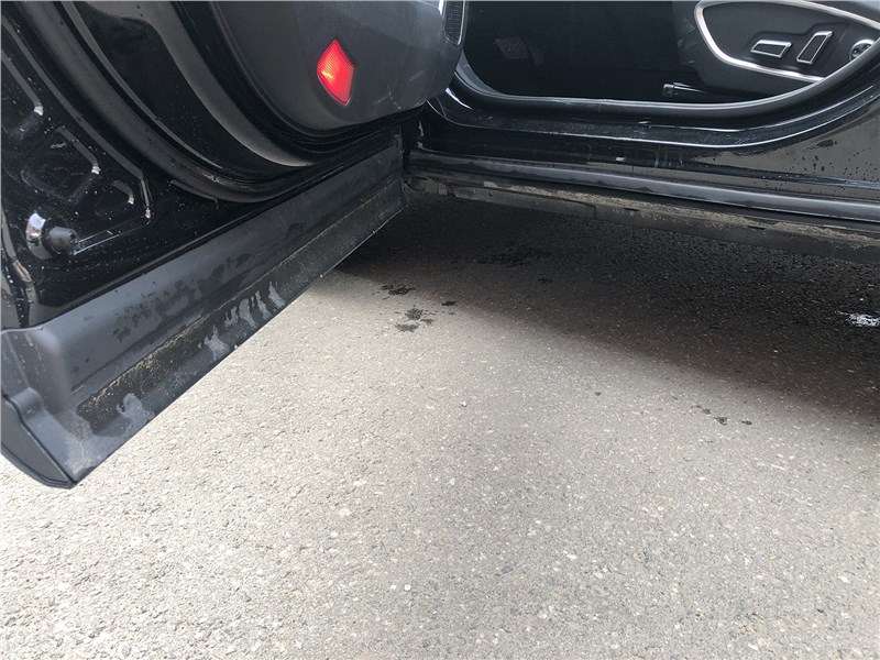 Фото Dongfeng DFSK ix5 - Низ двери прикрывает порог от грязи