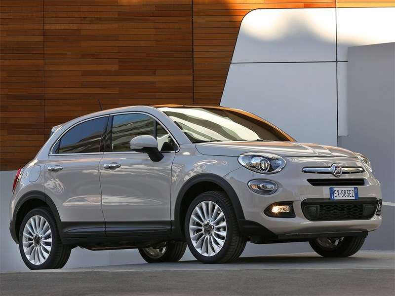 Фото Fiat 500X - Fiat 500X 2015 вид спереди сбоку