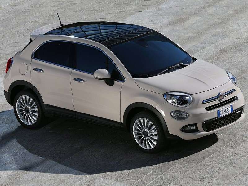 Фото Fiat 500X - Fiat 500X 2015 вид спереди сверху