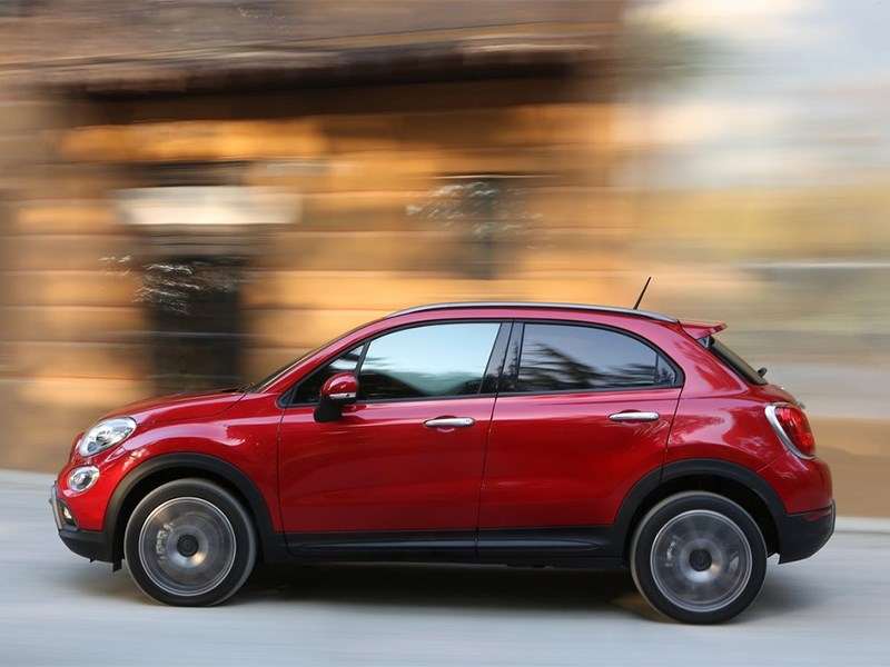 Фото Fiat 500X - Fiat 500X 2015 вид сбоку