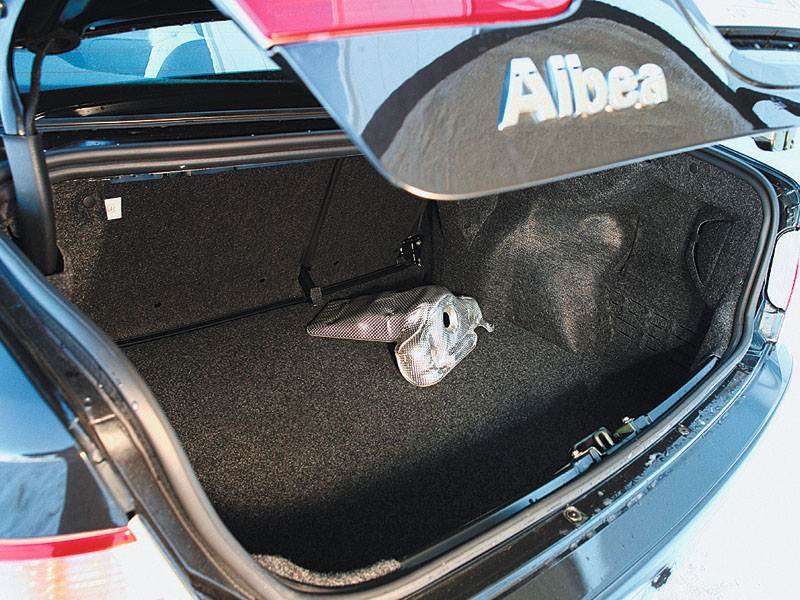 Фото Fiat Albea - фотография 12