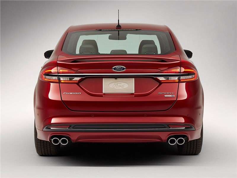 Фото Ford Fusion - Ford Fusion 2016 вид сзади
