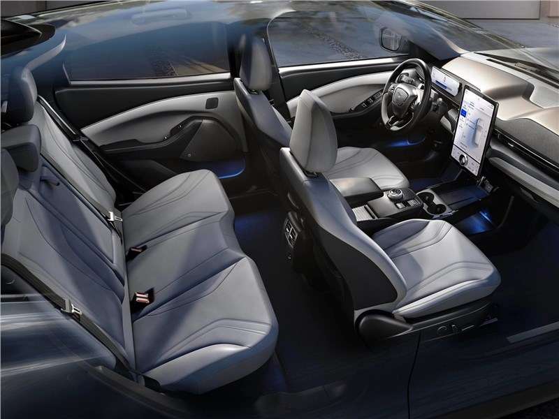 Фото Ford Mustang Mach-E - Ford Mustang Mach-E 2021 салон
