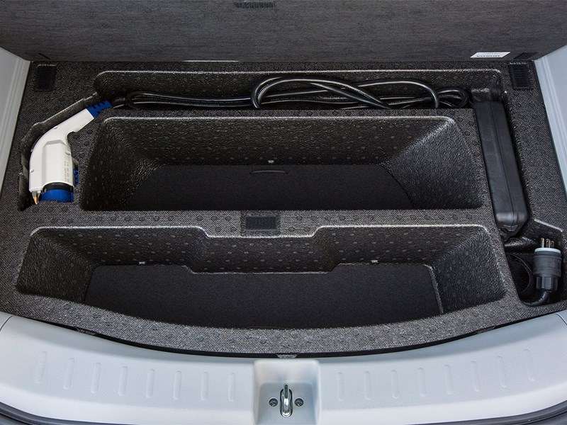 Фото Honda Fit - Honda Fit EV 2013 багажное отделение 2