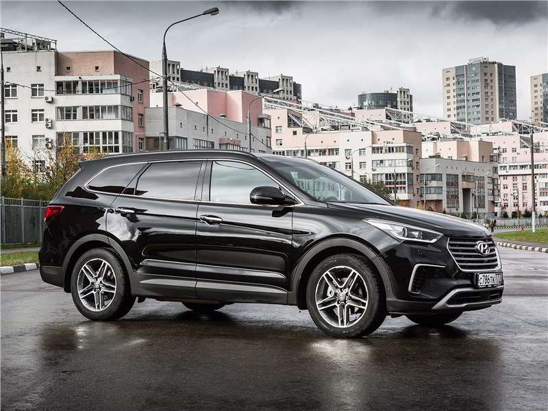 Фото Hyundai Grand Santa Fe - Hyundai Grand Santa Fe 2016 вид спереди