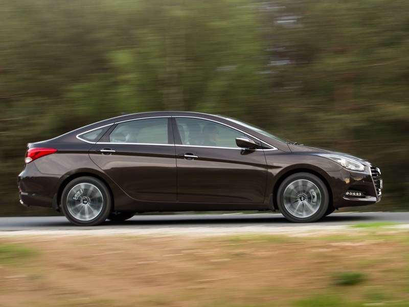 Фото Hyundai I40 - Hyundai i40 2015 вид сбоку