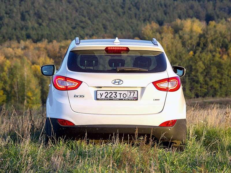Фото Hyundai IX35 - Обновленный ix35 получил изящные и мгновенно узнаваемые светодиодные задние фонари