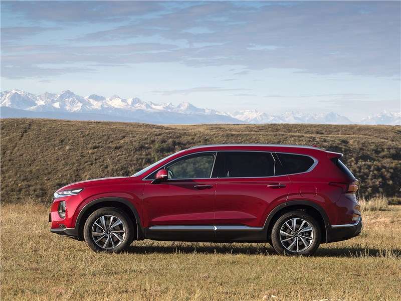 Фото Hyundai Santa Fe - Новый Santa Fe – один из лидеров в своем классе по соотношению «цена-качество-удовольствие» от вождения