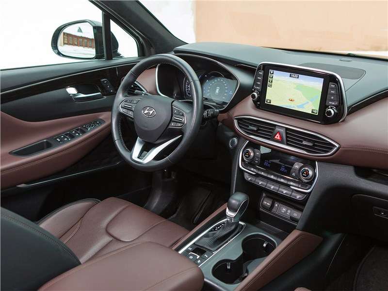Фото Hyundai Santa Fe - Уютный салон, отличная эргономика и достойная управляемость являются главными козырями Santa Fe